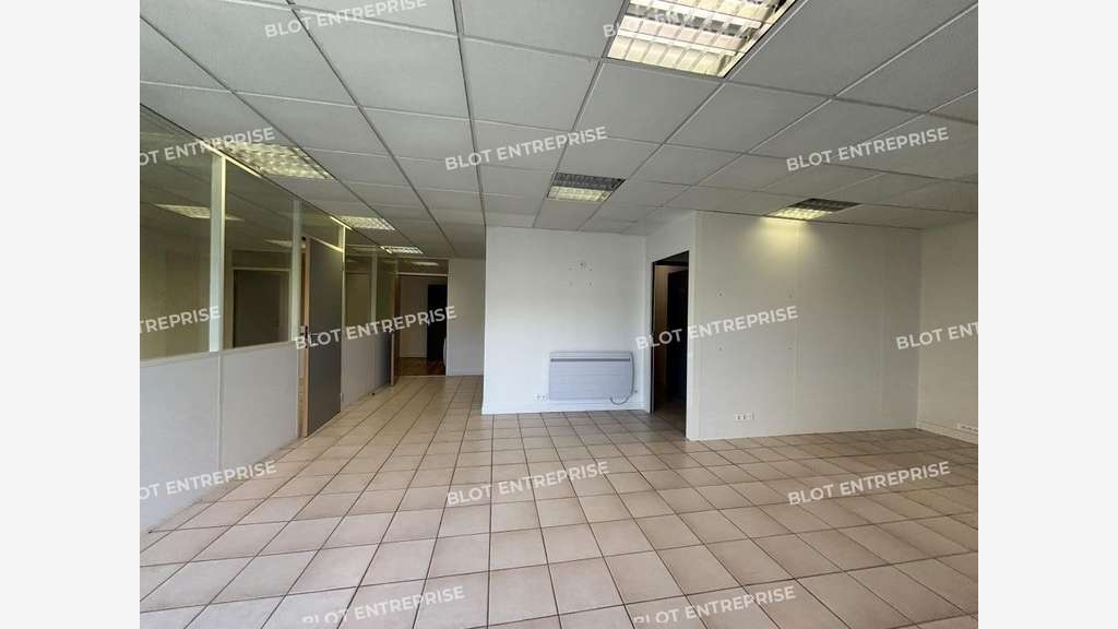 A louer local d'activités de 346m² à Orvault