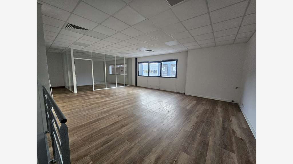 A louer local d'activité neuf de 240m² à Nantes