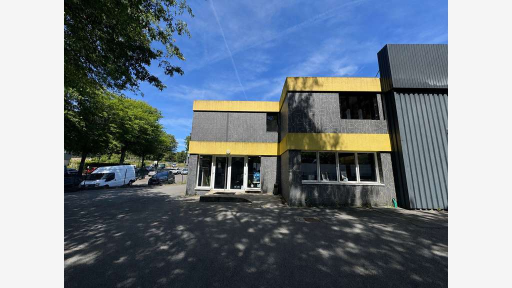 A louer local d'activité 170m² centre com Orvault