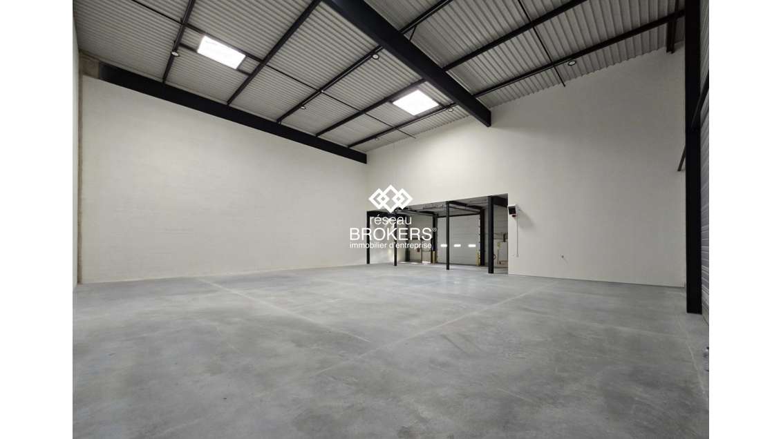 A louer locaux activités neufs Osny Beaux-Soleils