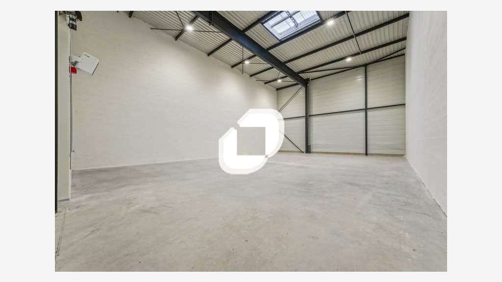 A louer Local d'activité 461m² Osny
