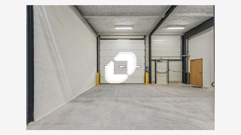 A louer Local d'activité 965m² Osny