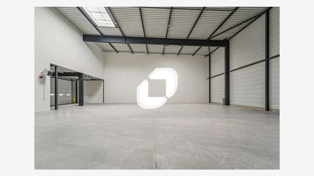 A louer Local d'activité 965m² Osny