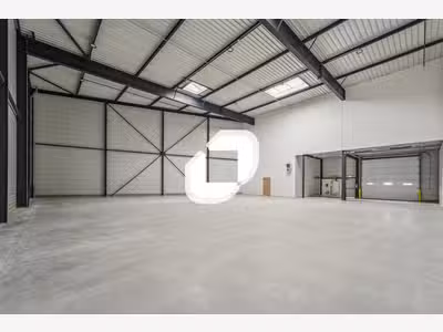 A louer Local d'activité 461m² Osny