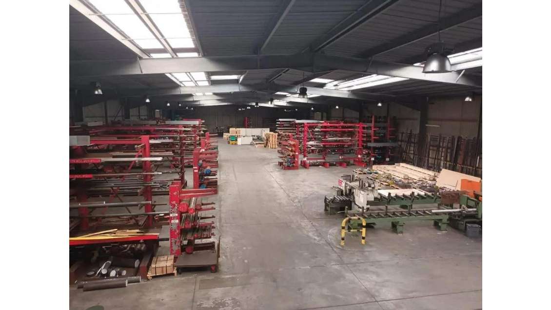 À louer local d'activités 2176m² à Oudalle 