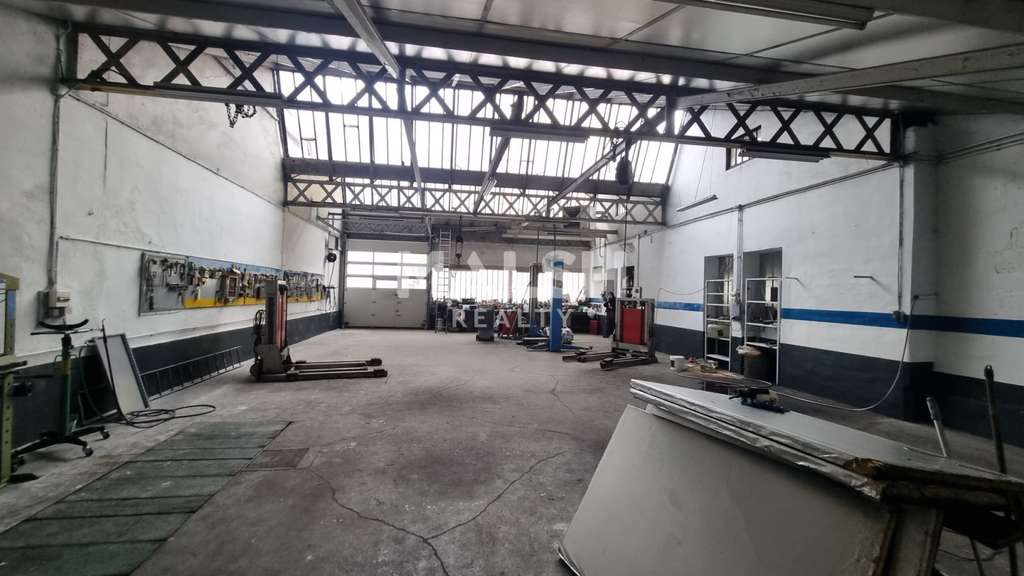 Local d'activités à louer 620m² à Oullins