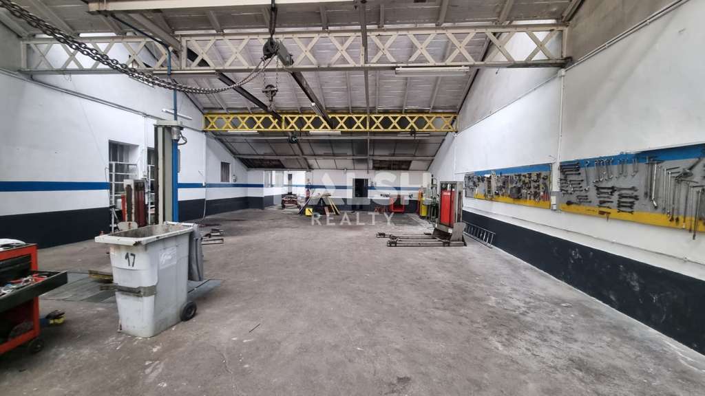 Local d'activités à louer 620m² à Oullins