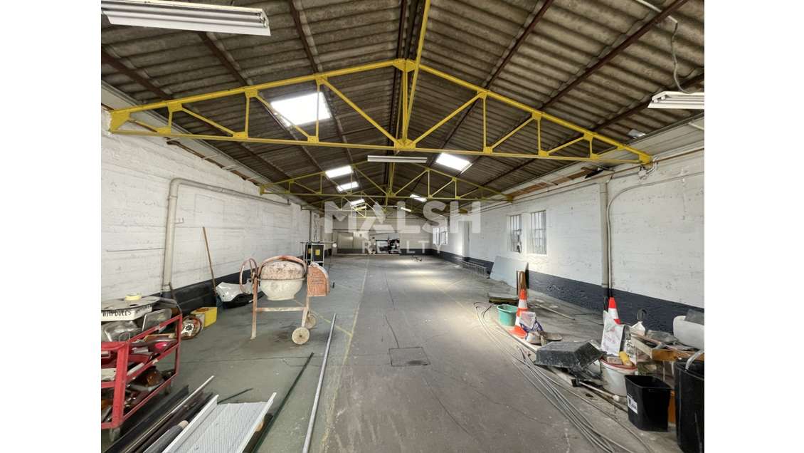 Local d'activités à louer 620m² à Oullins