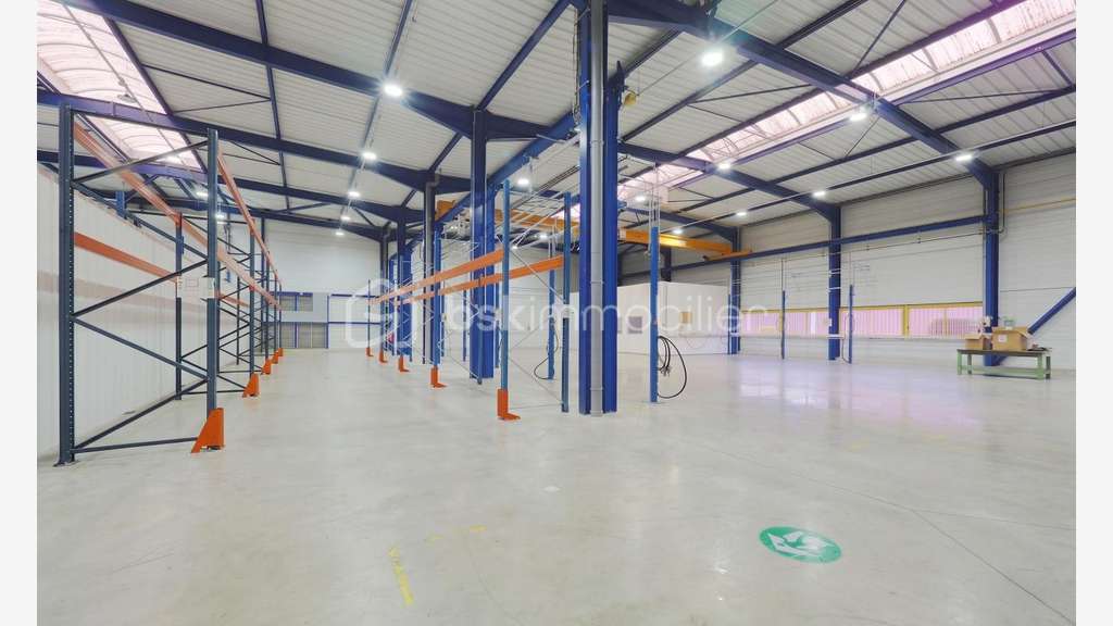 A louer bâtiment industriel de 1146m² à Arbent