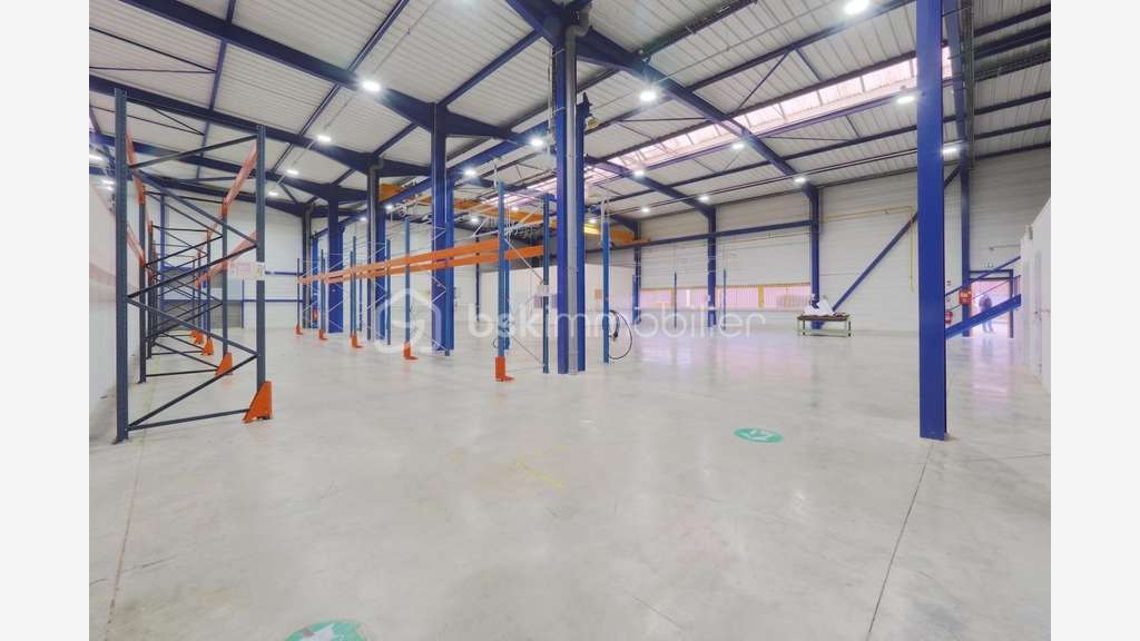 A louer bâtiment industriel de 1146m² à Arbent