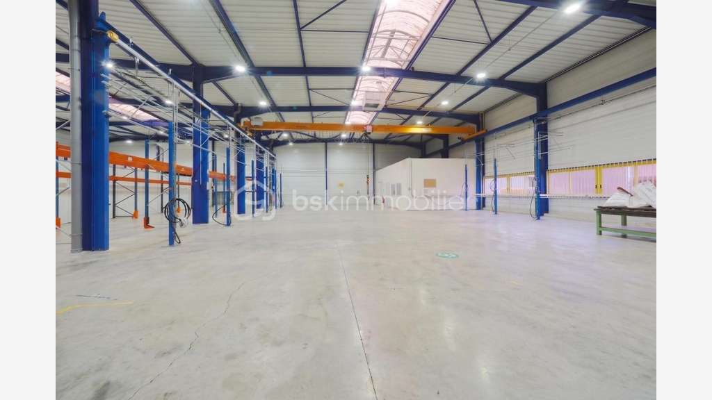 A louer bâtiment industriel de 1146m² à Arbent