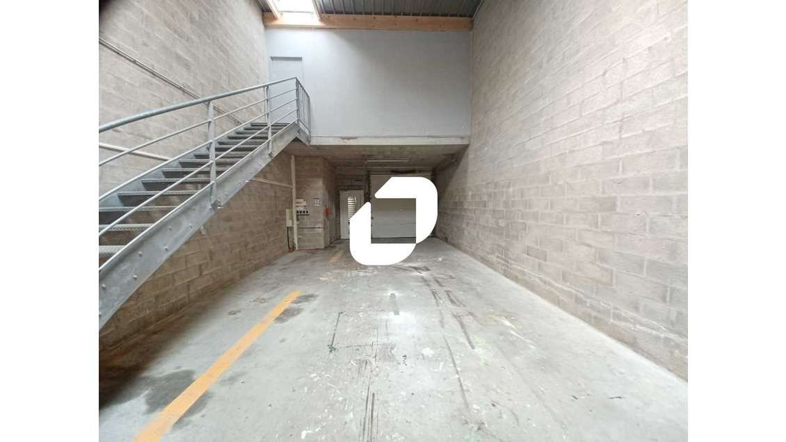 A louer Local d'activité 118m² Ozoir la ferriere