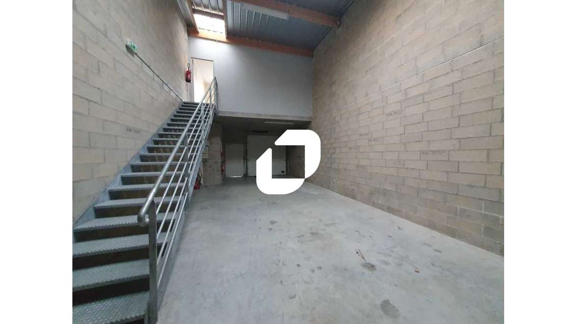 A louer Local d'activité 119m² Ozoir la ferriere