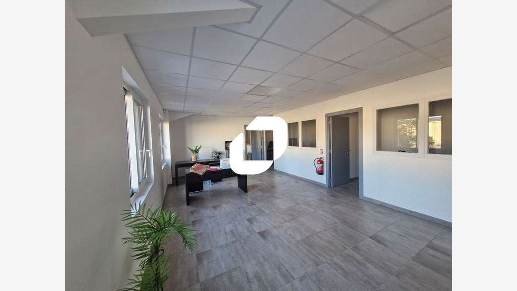 A louer Local d'activité 1710m² Ozoir la ferriere