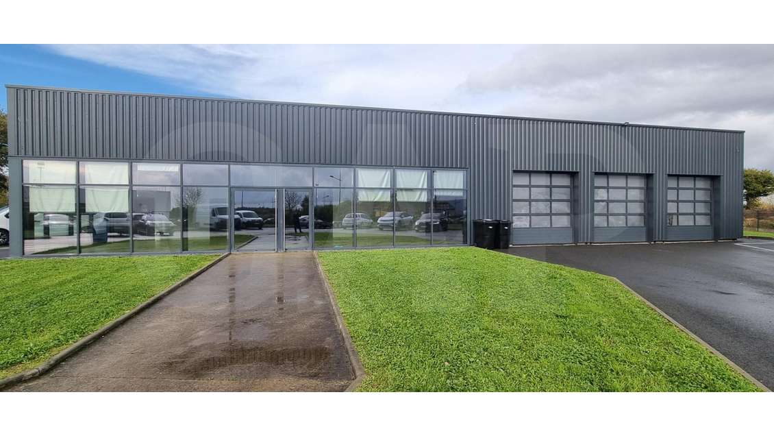 A louer local 290m² dans la nouvelle zone de Pacé