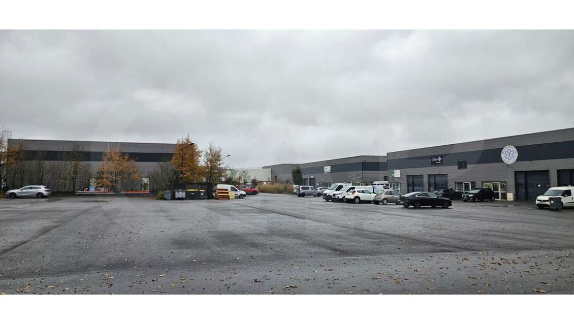A louer cellule d’activité 447m² à Pacé