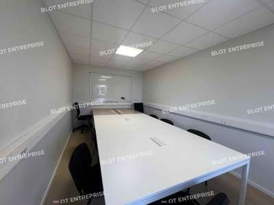 A louer cellule d'activités de 212m² à Pacé