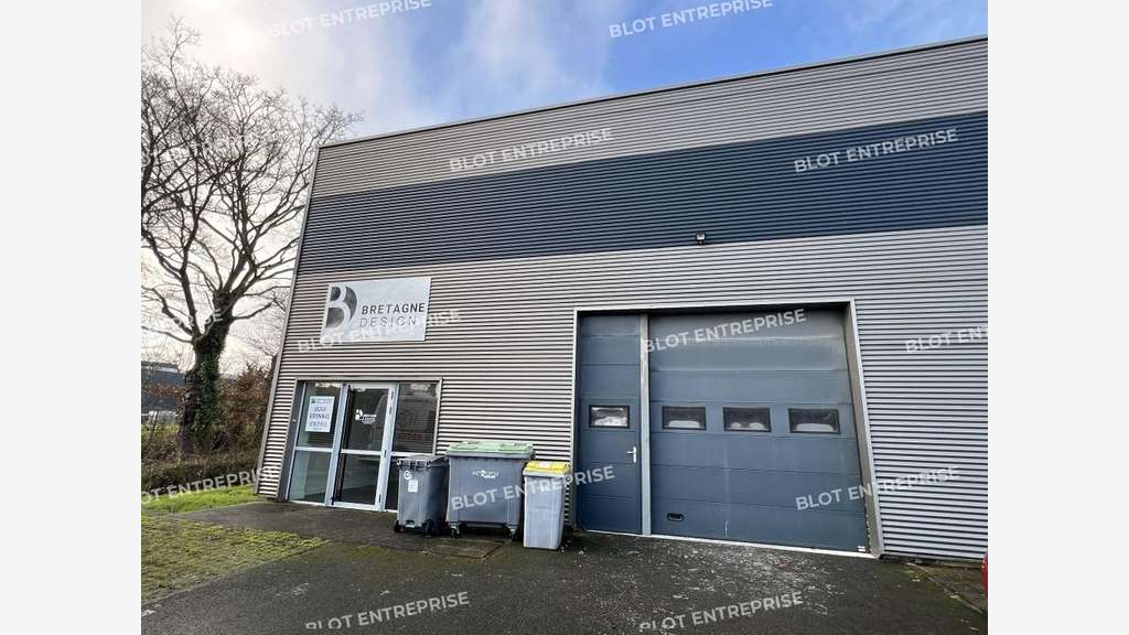A louer cellule d'activités bureaux 445m² à Pacé