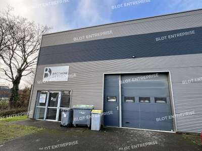 A louer cellule d'activités bureaux 445m² à Pacé