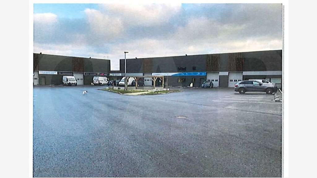 A louer local d’activité neuf de 354m² à Pacé