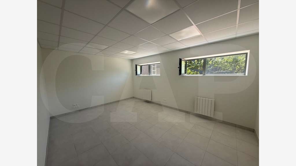 A louer local d’activité neuf de 354m² à Pacé