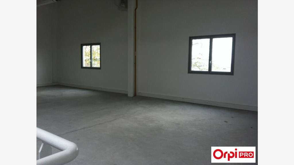 A louer local d'activités de 293m² à Palaiseau