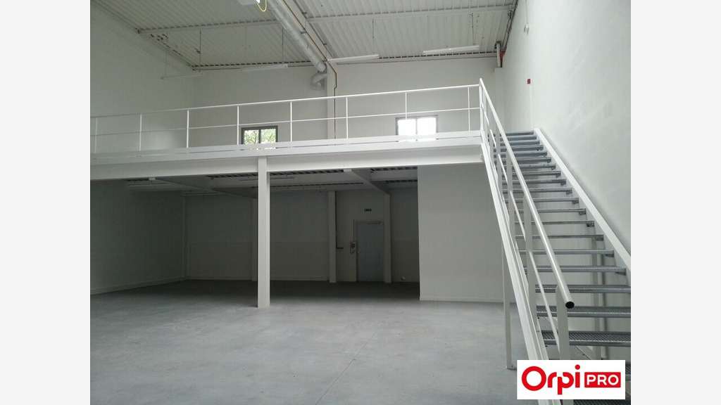 A louer local d'activités de 293m² à Palaiseau