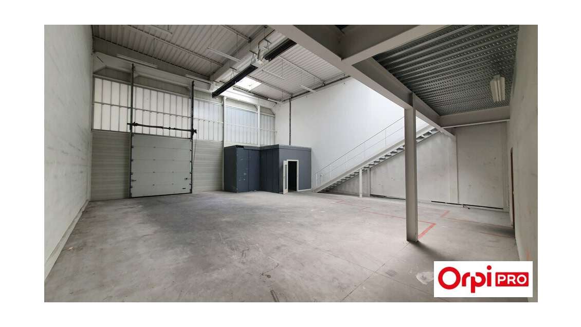 A louer local d'activités de 293m² à Palaiseau