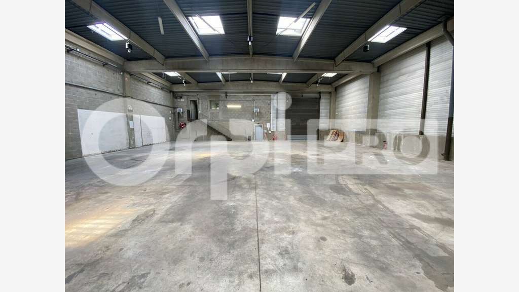 A louer local d'activités de 451m² à Palaiseau