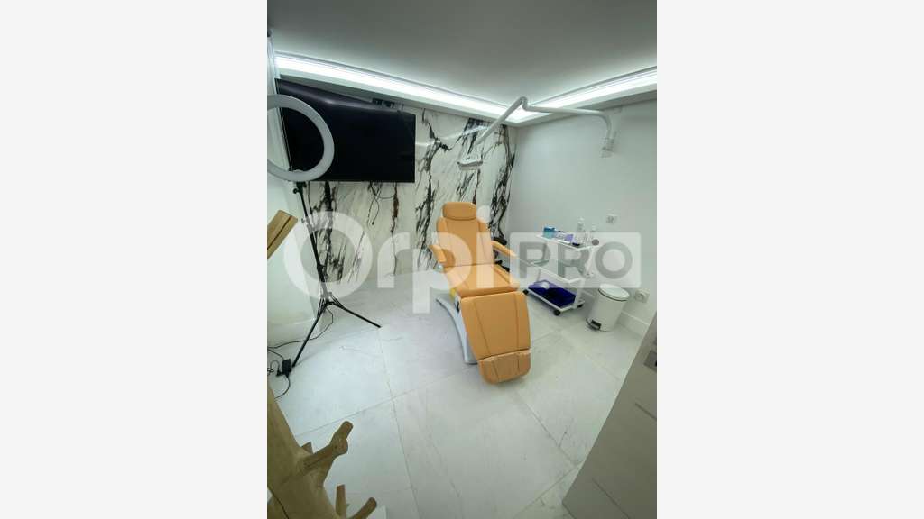 A louer local d'activité 62m² Palaiseau centre PMR