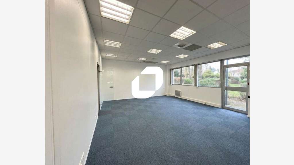 A louer Local d'activité 156m² Palaiseau