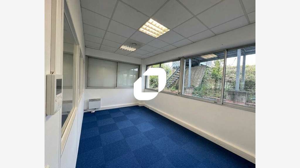 A louer Local d'activité 156m² Palaiseau