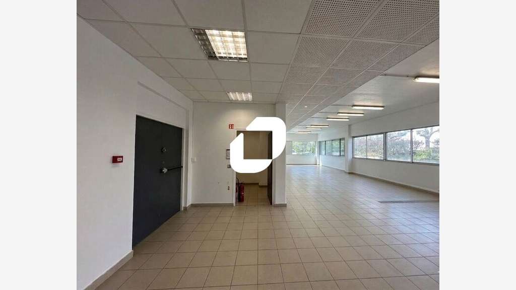 A louer Local d'activité 156m² Palaiseau