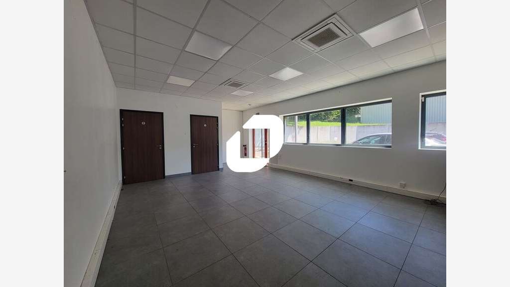 A louer Local d'activité 159m² Palaiseau