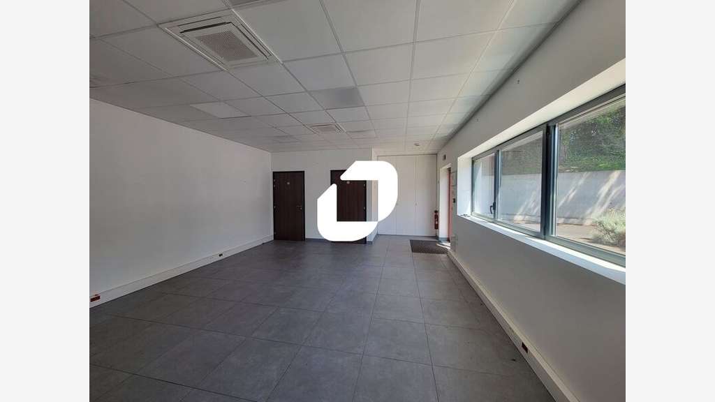 A louer Local d'activité 159m² Palaiseau