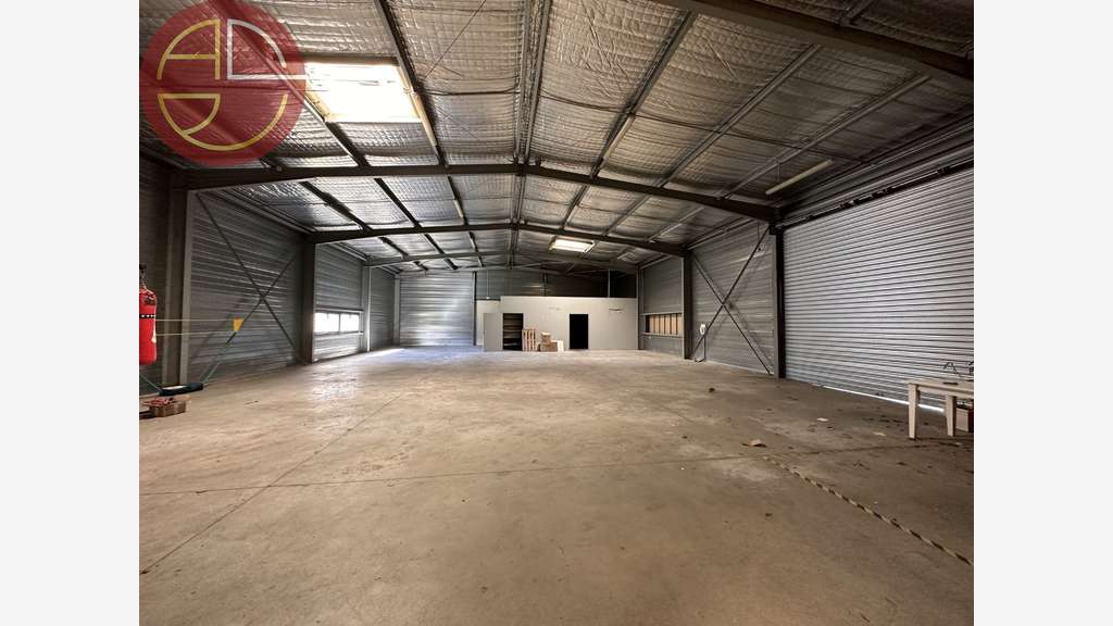 A louer entrepôt 2058m² sur terrain 7000m² Pamiers