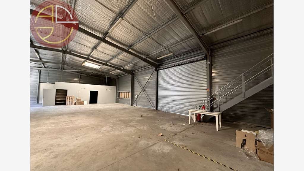 A louer entrepôt 2058m² sur terrain 7000m² Pamiers