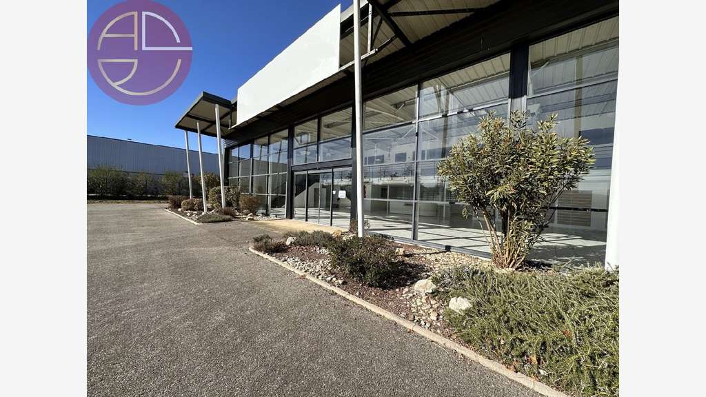 A louer entrepôt 2058m² sur terrain 7000m² Pamiers