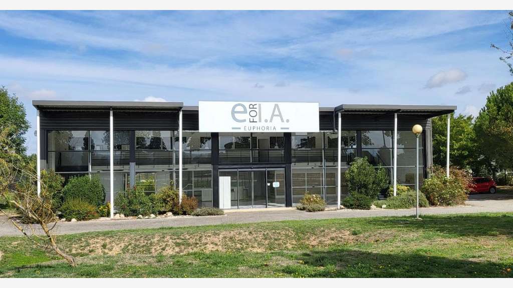 À vendre ou à louer – Local d'activités de 2 059 m