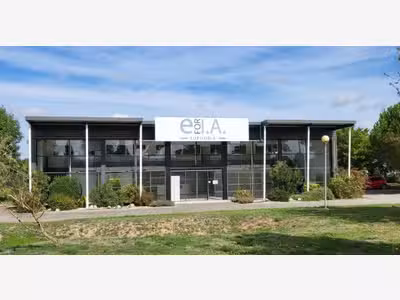 À vendre ou à louer – Local d'activités de 2 059 m
