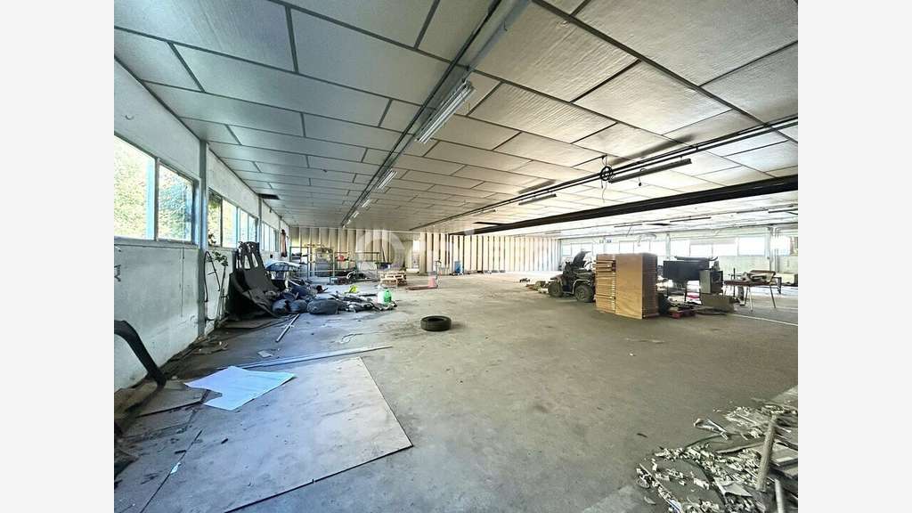 A louer - Local d'activité 718 m²