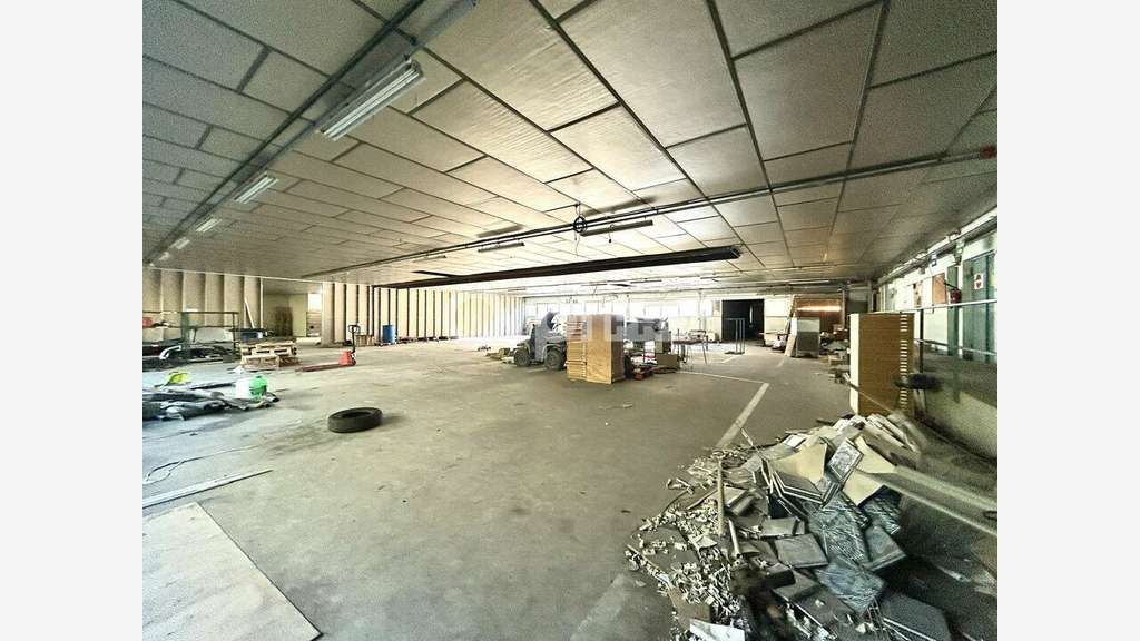 A louer - Local d'activité 718 m²