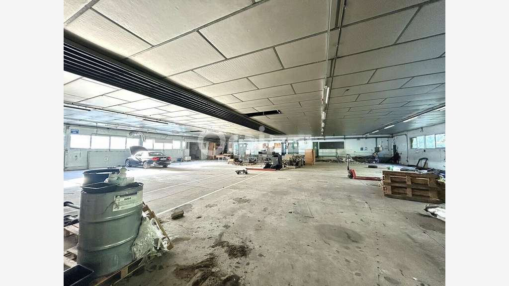 A louer - Local d'activité 718 m²