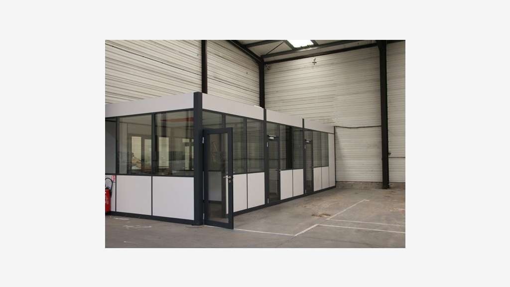 À louer entrepôt entre 1 120 et 1 460m² à Avelin