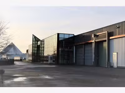 À louer entrepôt entre 1 120 et 1 460m² à Avelin
