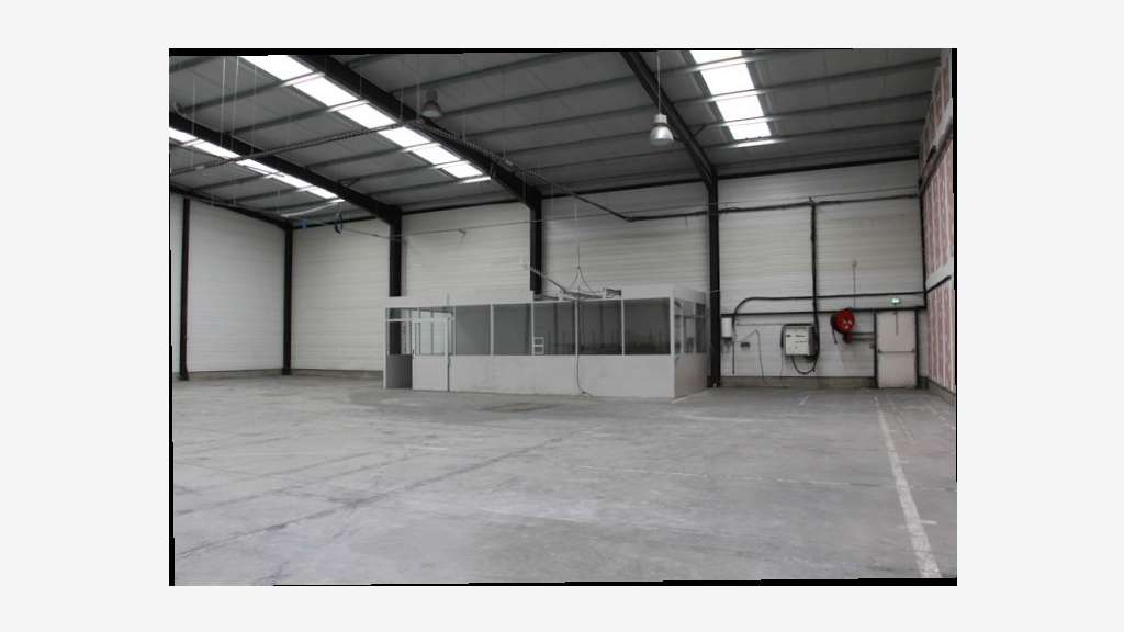 À louer entrepôt entre 1 120 et 1 460m² à Avelin