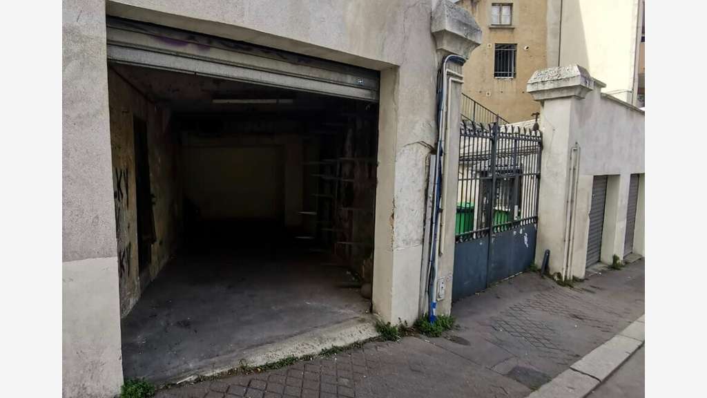 Entrepôt 91m² à louer à Paris 19ème