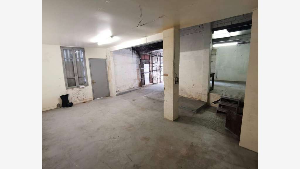 Entrepôt 91m² à louer à Paris 19ème