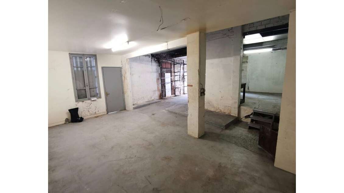 Entrepôt 91m² à louer à Paris 19ème 