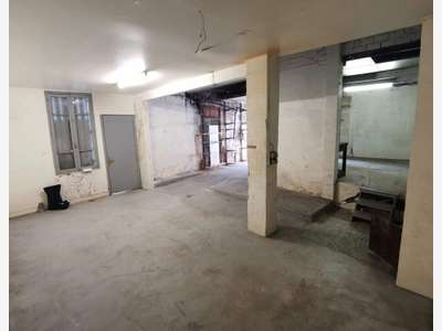 Entrepôt 91m² à louer à Paris 19ème 